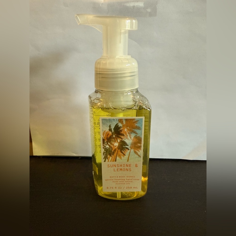 Bath & Body Works Sunshine & Lemons Hand Soap